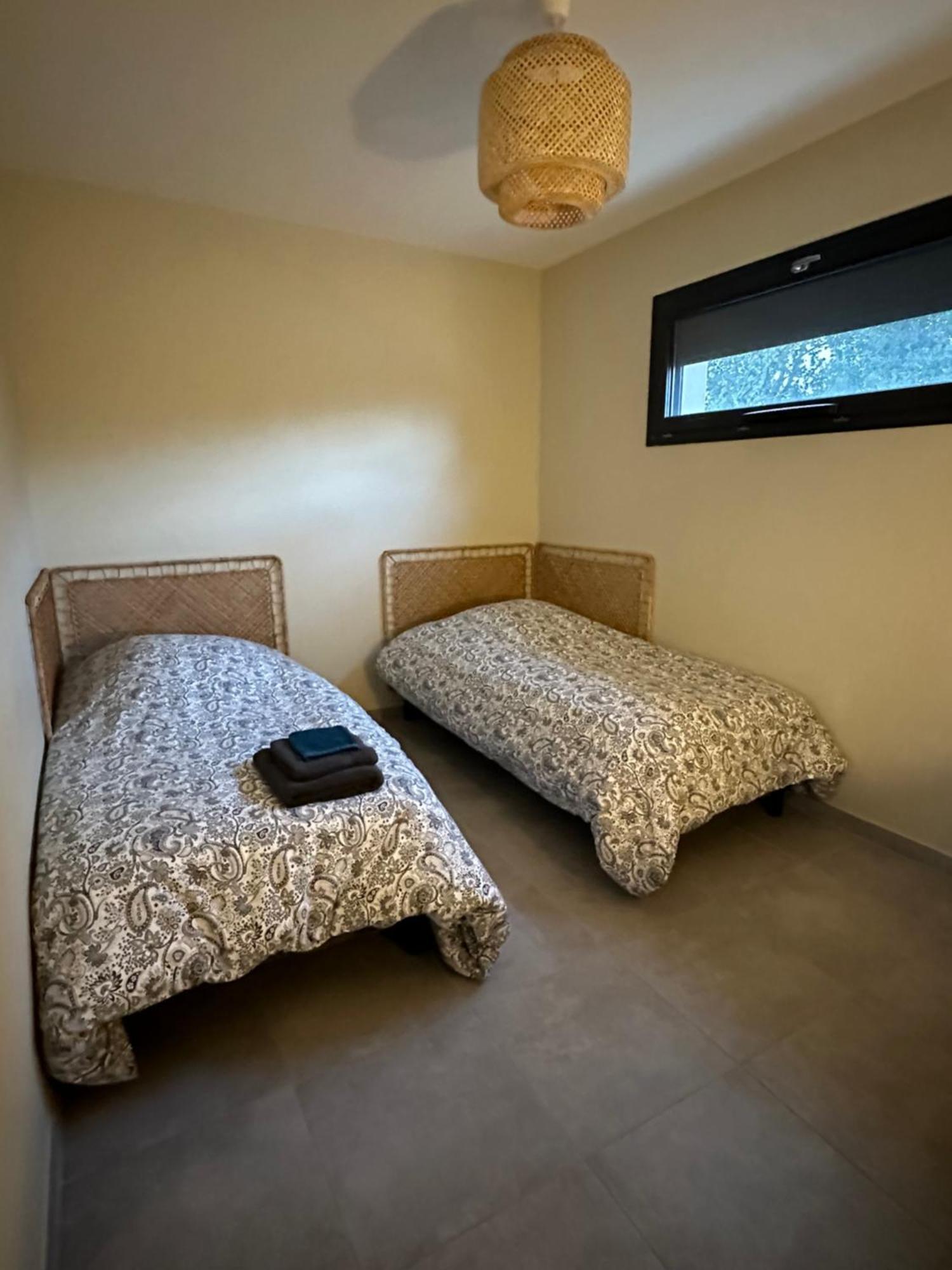 Maison T3 Dans Un Village Calme Saint-Mitre-les-Remparts Exteriér fotografie