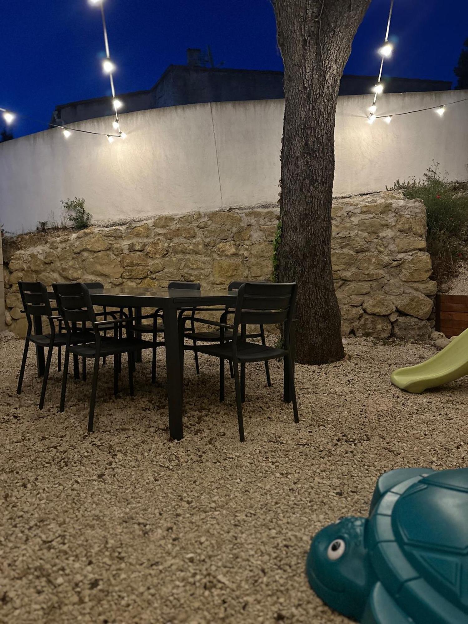 Maison T3 Dans Un Village Calme Saint-Mitre-les-Remparts Exteriér fotografie